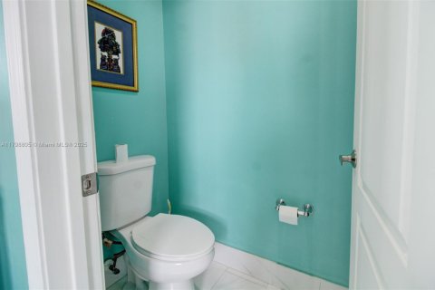 House in Homestead, Florida 5 bedrooms, 253.25 sq.m. № 1728160 - photo 21