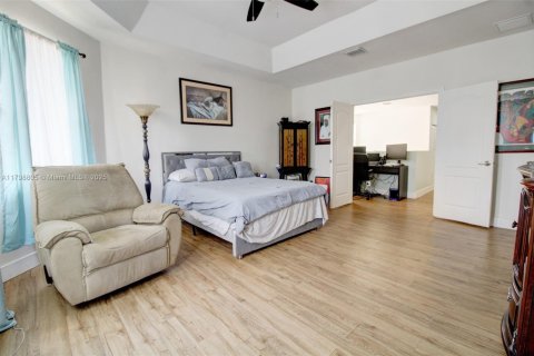 House in Homestead, Florida 5 bedrooms, 253.25 sq.m. № 1728160 - photo 18
