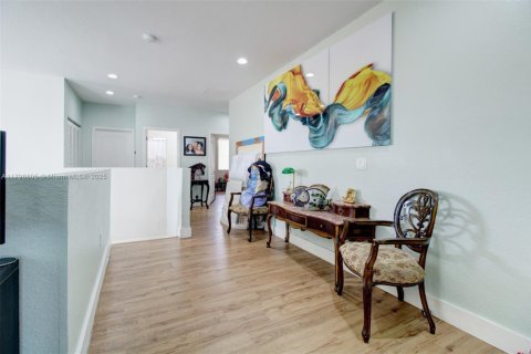 House in Homestead, Florida 5 bedrooms, 253.25 sq.m. № 1728160 - photo 16