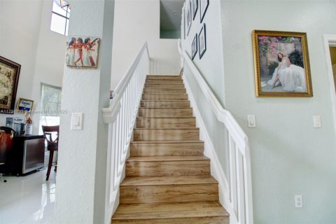 House in Homestead, Florida 5 bedrooms, 253.25 sq.m. № 1728160 - photo 9