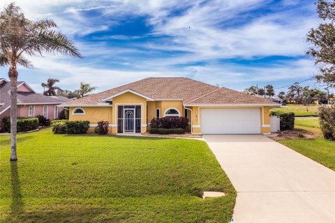 Casa en alquiler en Rotonda, Florida, 3 dormitorios, 172.15 m2 № 1564518 - foto 1