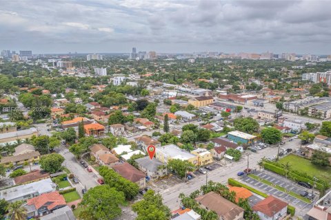 House in Miami, Florida 3 bedrooms, 153.29 sq.m. № 2040513 - photo 28