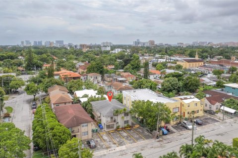 House in Miami, Florida 3 bedrooms, 153.29 sq.m. № 2040513 - photo 4