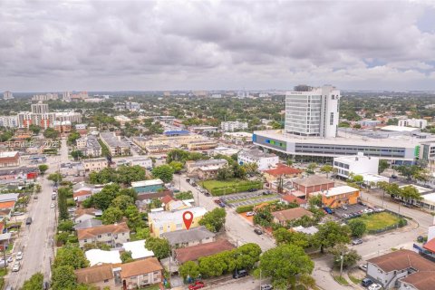 House in Miami, Florida 3 bedrooms, 153.29 sq.m. № 2040513 - photo 27