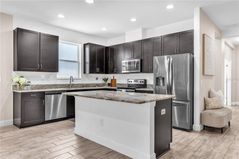 Casa en venta en Wesley Chapel, Florida, 3 dormitorios, 219.34 m2 № 2236983 - foto 12
