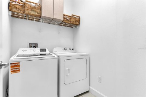 Casa en venta en Wesley Chapel, Florida, 3 dormitorios, 219.34 m2 № 2236983 - foto 28