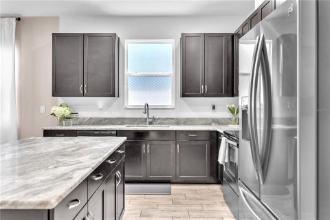 Casa en venta en Wesley Chapel, Florida, 3 dormitorios, 219.34 m2 № 2236983 - foto 10