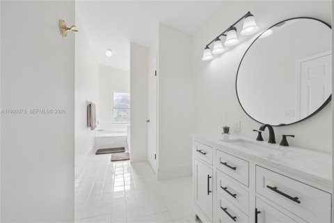 Villa ou maison à vendre à Miramar, Floride: 4 chambres, 197.14 m2 № 2059408 - photo 17
