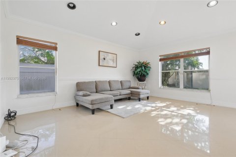 Villa ou maison à vendre à Miramar, Floride: 4 chambres, 197.14 m2 № 2059408 - photo 11