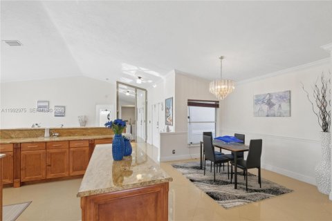 Villa ou maison à vendre à Miramar, Floride: 4 chambres, 197.14 m2 № 2059408 - photo 7
