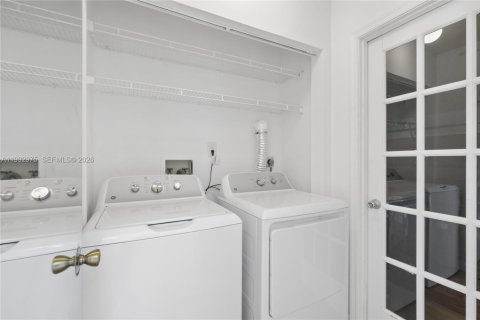 Villa ou maison à vendre à Miramar, Floride: 4 chambres, 197.14 m2 № 2059408 - photo 24