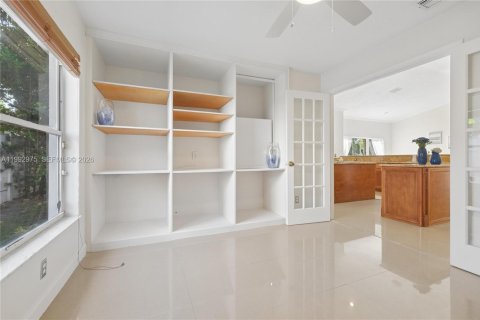 Villa ou maison à vendre à Miramar, Floride: 4 chambres, 197.14 m2 № 2059408 - photo 12