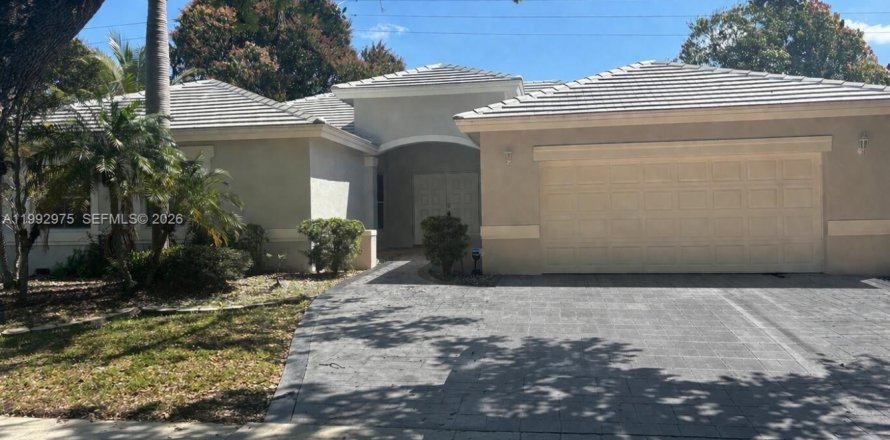 Villa ou maison à Miramar, Floride 4 chambres, 197.14 m2 № 2059408