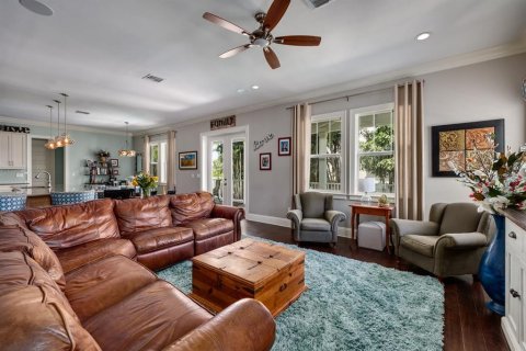 Casa en venta en Saint Petersburg, Florida, 5 dormitorios, 332.03 m2 № 1757740 - foto 15
