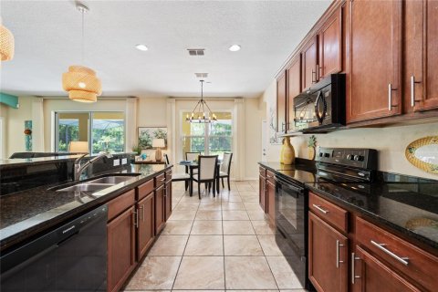 Casa en venta en Davenport, Florida, 5 dormitorios, 312.8 m2 № 1903054 - foto 8