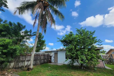 House in Cooper City, Florida 3 bedrooms, 90.95 sq.m. № 2193437 - photo 5