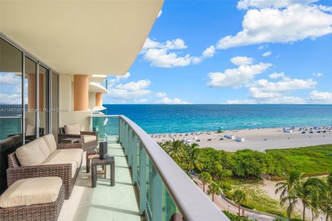 Condo in Miami Beach, Florida, 2 bedrooms  № 2081548 - photo 20