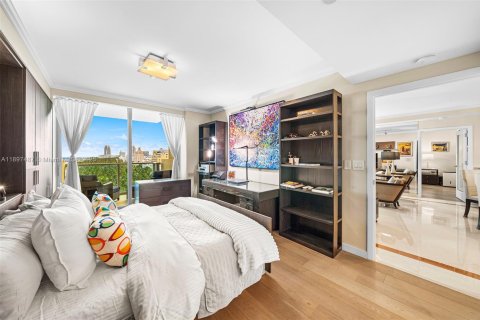 Condo in Miami Beach, Florida, 2 bedrooms  № 2081548 - photo 29