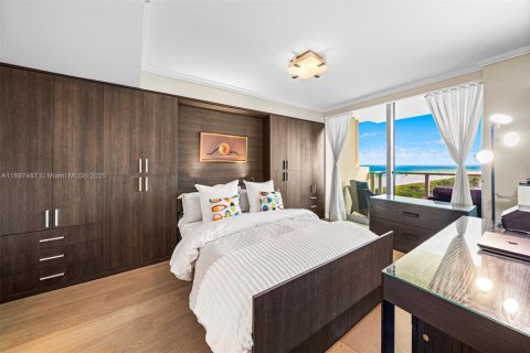 Condo in Miami Beach, Florida, 2 bedrooms  № 2081548 - photo 26