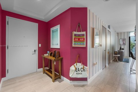 Condo in Miami, Florida, 1 bedroom  № 1621678 - photo 13