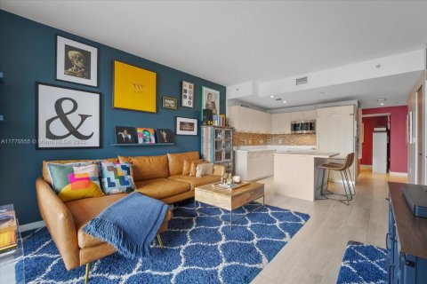 Condo in Miami, Florida, 1 bedroom  № 1621678 - photo 3