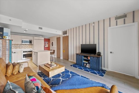 Condo in Miami, Florida, 1 bedroom  № 1621678 - photo 4