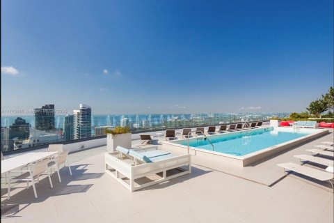 Condo in Miami, Florida, 1 bedroom  № 1621678 - photo 22
