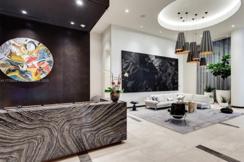 Condo in Miami, Florida, 1 bedroom  № 1621678 - photo 29