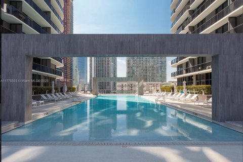 Condo in Miami, Florida, 1 bedroom  № 1621678 - photo 24