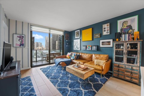 Condo in Miami, Florida, 1 bedroom  № 1621678 - photo 2