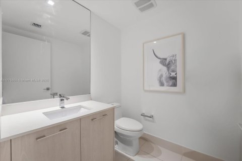 Condo in Miami, Florida, 1 bedroom  № 1621678 - photo 20