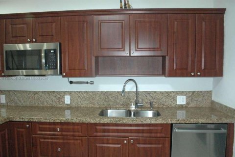 Villa ou maison à louer à Miami, Floride: 3 chambres, 172.98 m2 № 1952679 - photo 20