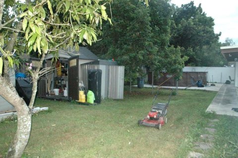 Villa ou maison à louer à Miami, Floride: 3 chambres, 172.98 m2 № 1952679 - photo 28