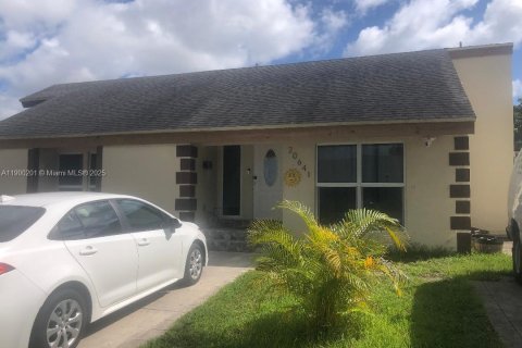 House in Miami, Florida 3 bedrooms, 172.98 sq.m. № 1952679 - photo 1