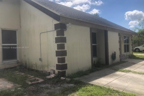 House in Miami, Florida 3 bedrooms, 172.98 sq.m. № 1952679 - photo 3
