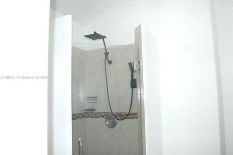 Villa ou maison à louer à Miami, Floride: 3 chambres, 172.98 m2 № 1952679 - photo 23