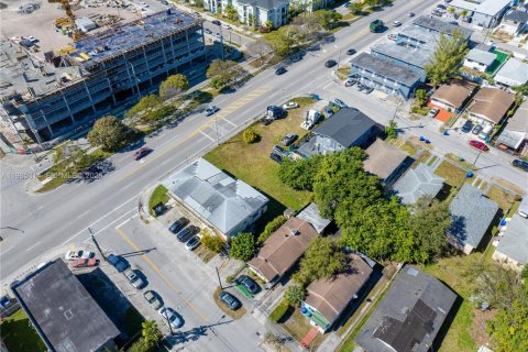 Commercial property in Miami, Florida № 2077518 - photo 3