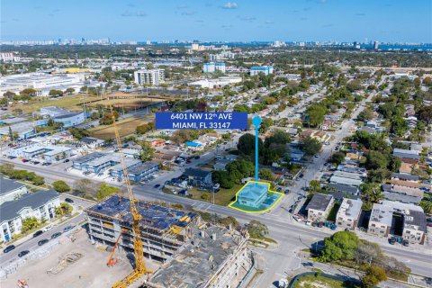 Commercial property in Miami, Florida № 2077518 - photo 6
