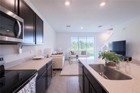 Adosado en alquiler en Land O' Lakes, Florida, 3 dormitorios, 155.43 m2 № 2104643 - foto 12