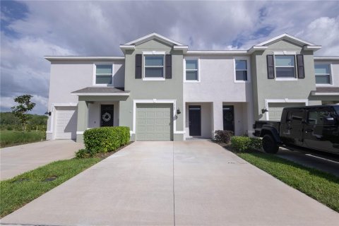 Adosado en Land O' Lakes, Florida 3 dormitorios, 155.43 m2 № 2104643