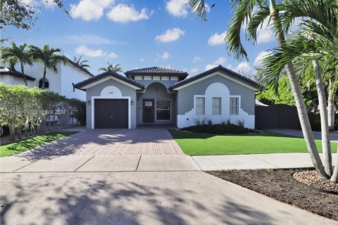 House in Miami, Florida 3 bedrooms, 156.17 sq.m. № 1996521