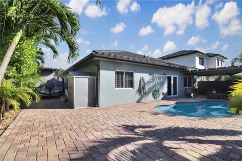 House in Miami, Florida 3 bedrooms, 156.17 sq.m. № 1996521 - photo 27