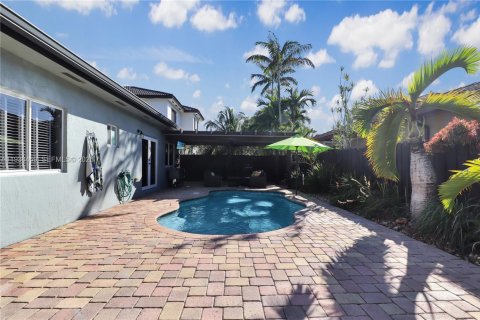 House in Miami, Florida 3 bedrooms, 156.17 sq.m. № 1996521 - photo 28