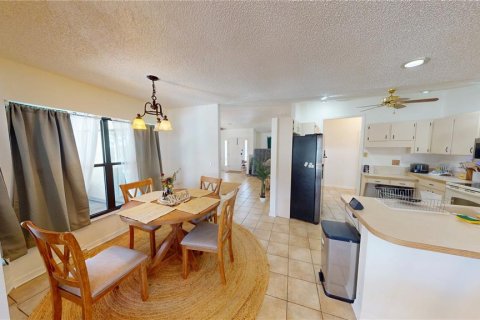 Villa ou maison à vendre à Winter Haven, Floride: 5 chambres, 249.44 m2 № 2417003 - photo 8