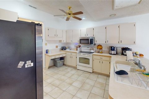 Villa ou maison à vendre à Winter Haven, Floride: 5 chambres, 249.44 m2 № 2417003 - photo 6