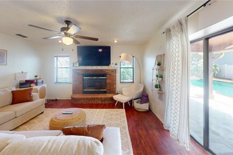 Villa ou maison à vendre à Winter Haven, Floride: 5 chambres, 249.44 m2 № 2417003 - photo 4