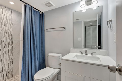 Condo in Lauderhill, Florida, 1 bedroom  № 1814661 - photo 15