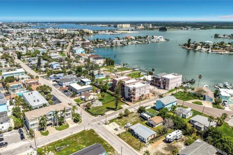 Terreno en venta en Madeira Beach, Florida № 2299876 - foto 7