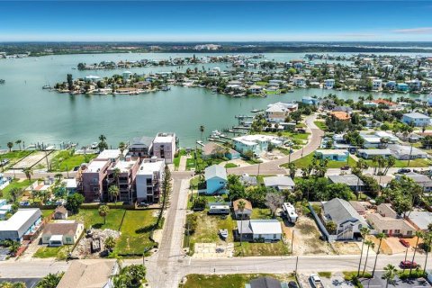 Terreno en venta en Madeira Beach, Florida № 2299876 - foto 8