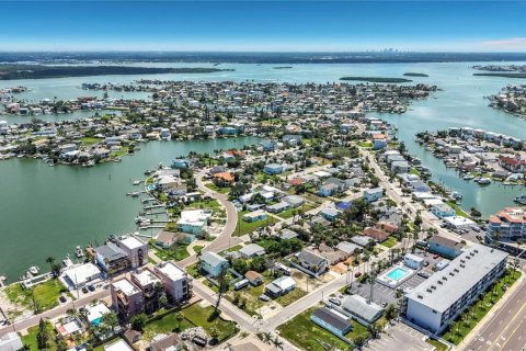 Terreno en venta en Madeira Beach, Florida № 2299876 - foto 5